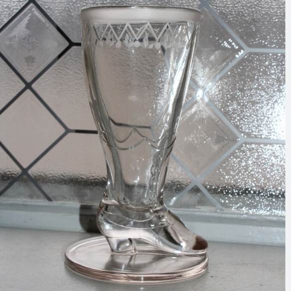 Antique Victorian Etched Glass Boot Vase Medium Size 7 1/8 - Picture 6 of 7